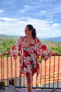 Kimono manga ancha en seda Red Dahlia